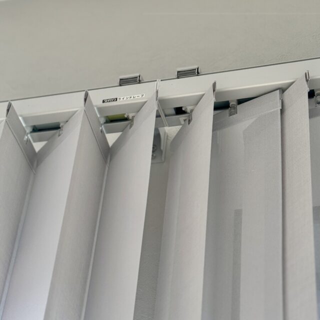 S様邸バーチカルブラインド2連取付け仕様 thumbnail