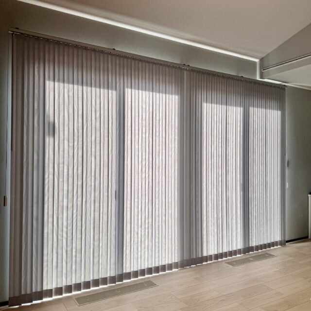 S様邸バーチカルブラインド2連取付け仕様 thumbnail