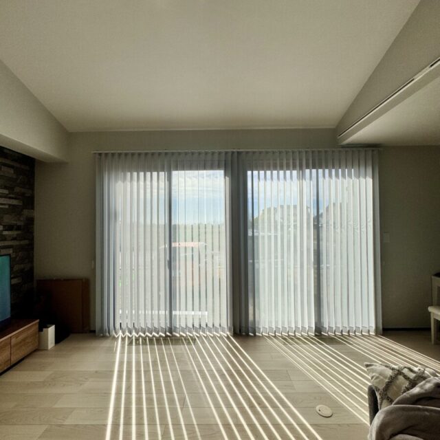 S様邸バーチカルブラインド2連取付け仕様 thumbnail